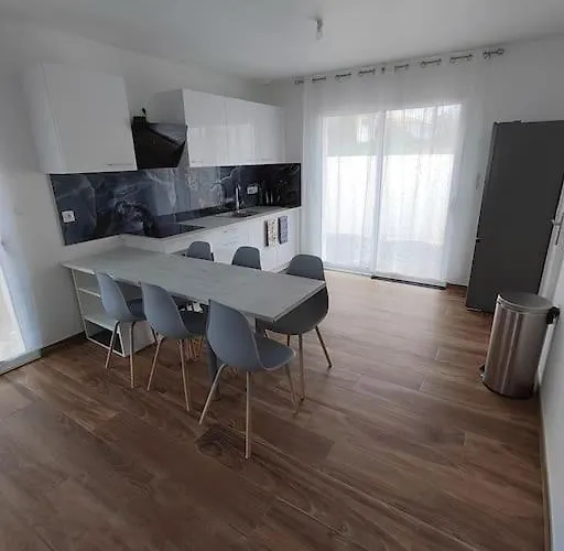 Prive, A 5 Km Du Puy Du Fou 查姆布里陶德